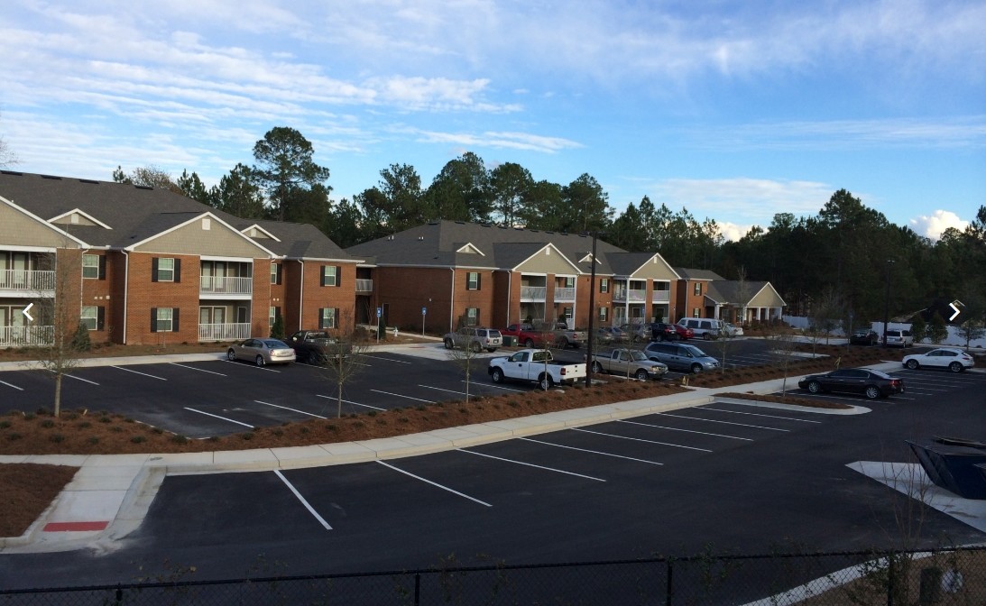 Gateway Pines II in Hahira, GA - Foto de edificio