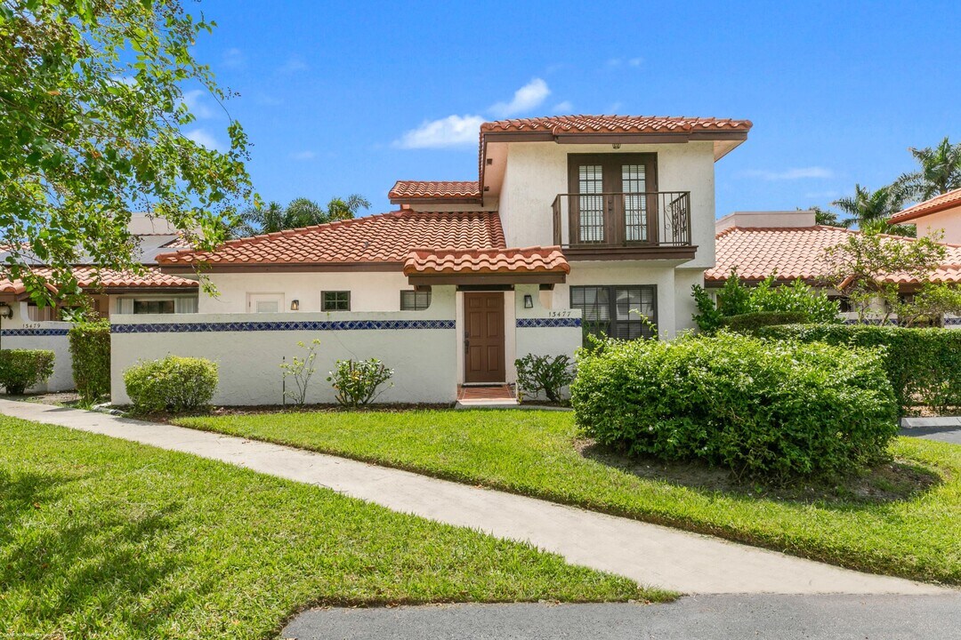 13477 Fountain View Blvd in Wellington, FL - Building Photo