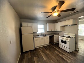 2209 Bolivar St in Denton, TX - Building Photo - Building Photo