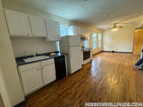 840 Huntington Ave in Boston, MA - Building Photo - Building Photo