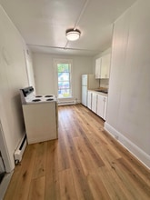 14 Willow St, Unit 4 in Old Town, ME - Building Photo - Building Photo