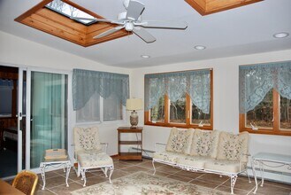 6 Crab Creek Rd in Shelter Island, NY - Building Photo - Building Photo