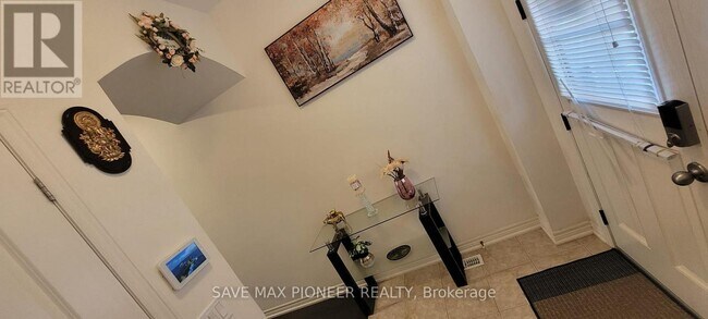 11 Ivor Cres in Brampton, ON - Building Photo - Building Photo