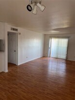 8519 Hearth Dr in Houston, TX - Building Photo