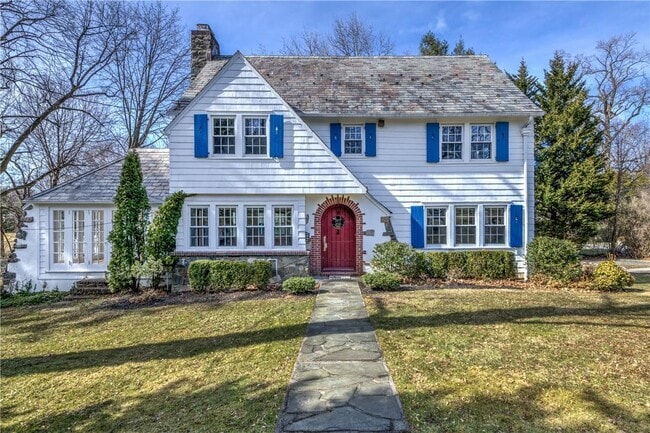 11 Montrose Rd