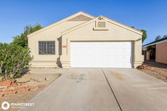 17627 N 28th Ave in Phoenix, AZ - Building Photo - Building Photo