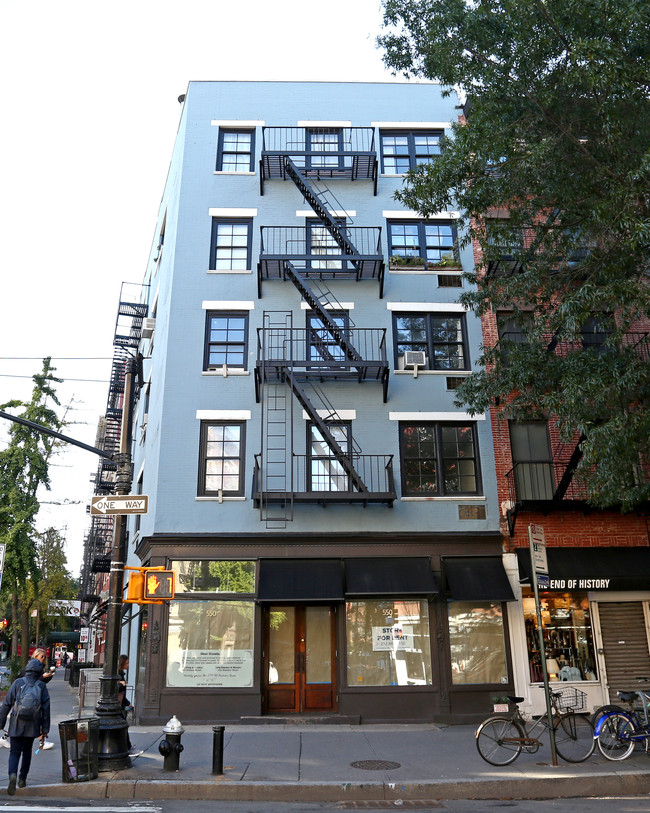 550 Hudson St in New York, NY - Building Photo - Building Photo