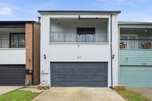 8112 Scottshill