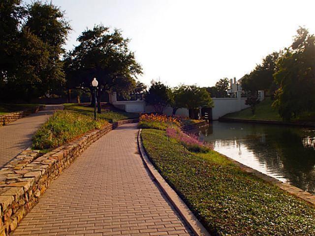 716 Canal St in Irving, TX - Building Photo - Building Photo