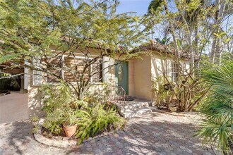 2611 Roosevelt St in Hollywood, FL - Building Photo - Building Photo