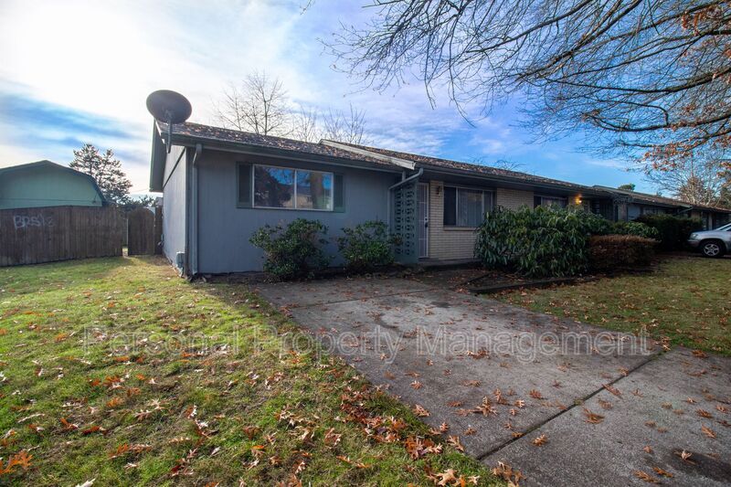 10907 NE 7th St in Vancouver, WA - Building Photo