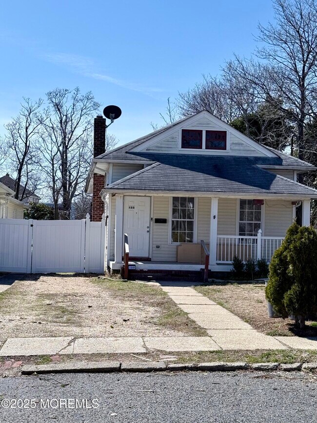 property at 100 Cottage Pl