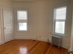 52 Percival St, Unit 1 in Boston, MA - Foto de edificio - Building Photo