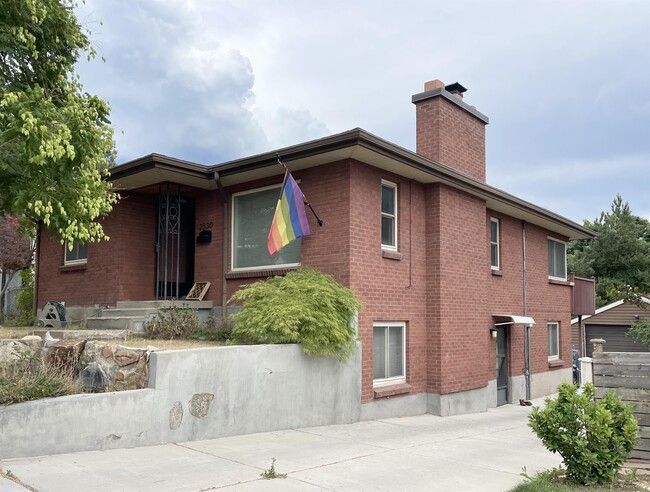 property at 2530 Blaine Ave