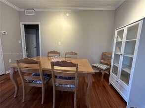 6841 SW 44th St in Miami, FL - Building Photo - Building Photo