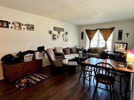 410 Bryan St, Unit 10 in Denton, TX - Building Photo