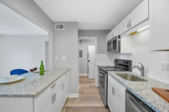 8Ninety at Loveland in Loveland, OH - Foto de edificio - Building Photo
