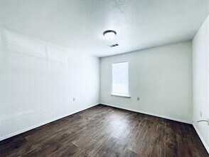 473837 E 1117 Rd in Muldrow, OK - Building Photo - Building Photo