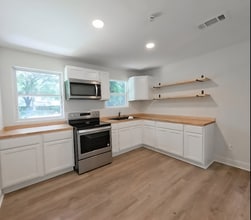 718 E Montclair Rd in Pensacola, FL - Building Photo - Building Photo