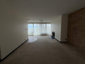 6010 Oakwood Dr in Lisle, IL - Building Photo - Building Photo