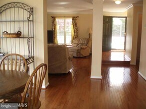 6016 McAlester Way in Centreville, VA - Building Photo - Building Photo