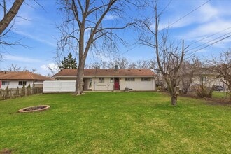 5 Crescent Rd in Lake Zurich, IL - Building Photo - Building Photo