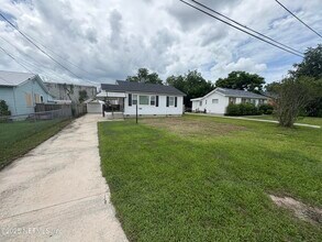 4458 Manchester Rd in Jacksonville, FL - Building Photo - Building Photo