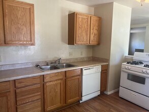 405 Armstrong St in Moore, OK - Building Photo - Building Photo