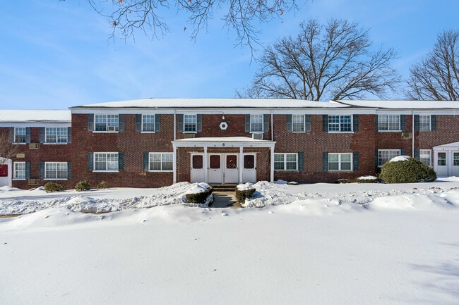 property at 6A W Roselle Ave