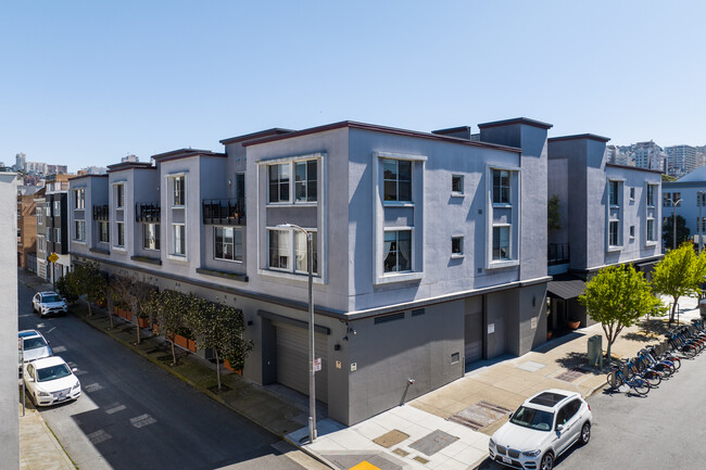 1880 Lombard St in San Francisco, CA - Building Photo - Building Photo