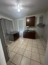 2405 S Troy St in Chicago, IL - Building Photo - Building Photo