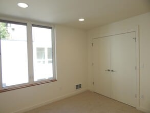 2829 3rd Ave W in Seattle, WA - Building Photo - Building Photo