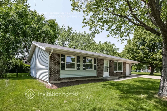 800 S Cedarcrest Dr in Schaumburg, IL - Building Photo - Building Photo