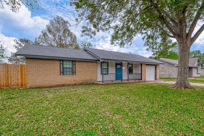 3615 Needville Ave in Needville, TX - Foto de edificio - Building Photo