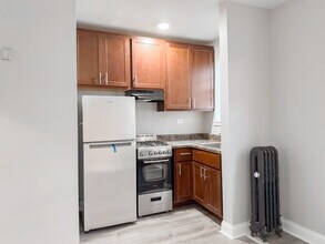 4037 N Kenmore Ave, Unit J02P in Chicago, IL - Building Photo - Building Photo