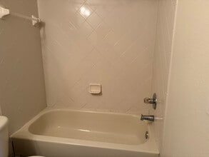 6530 Lake Pembroke Pl in Orlando, FL - Building Photo - Building Photo