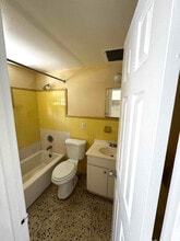 1040 SW 7th St in Miami, FL - Building Photo - Building Photo
