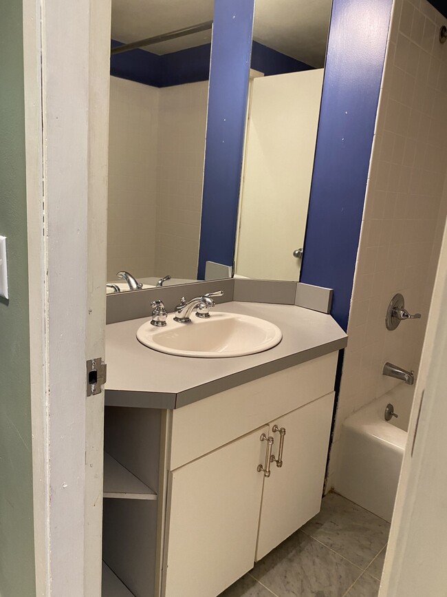 16 Wellington St, Unit 4