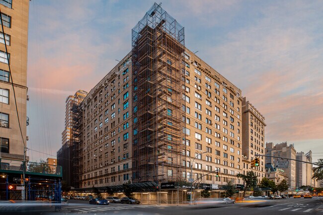 1035 Fifth Ave in New York, NY - Foto de edificio - Building Photo