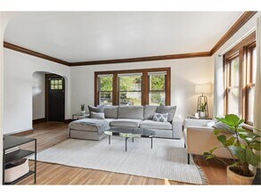 955 17th Ave SE in Minneapolis, MN - Building Photo - Building Photo