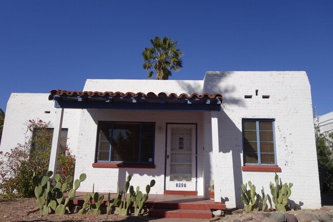 1927 E 10th St in Tucson, AZ - Foto de edificio - Building Photo