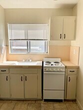132 W 18th St in Merced, CA - Building Photo - Building Photo