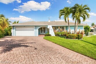 2140 Shad Ct in Naples, FL - Building Photo - Building Photo