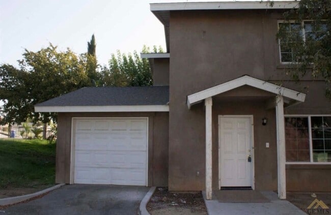 3811 Oregon St in Bakersfield, CA - Building Photo - Building Photo