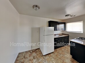 590 Las Palmas Ave in Sacramento, CA - Building Photo - Building Photo