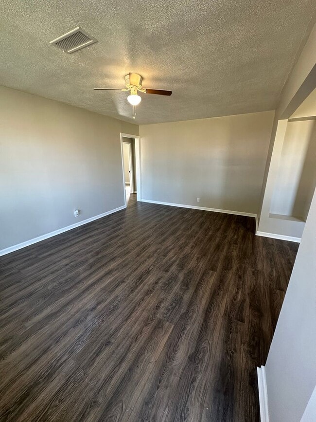 1116 Sunset Dr in Lake Charles, LA - Building Photo - Building Photo