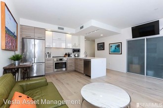 451 Donahue St-Unit -#216 in San Francisco, CA - Foto de edificio - Building Photo