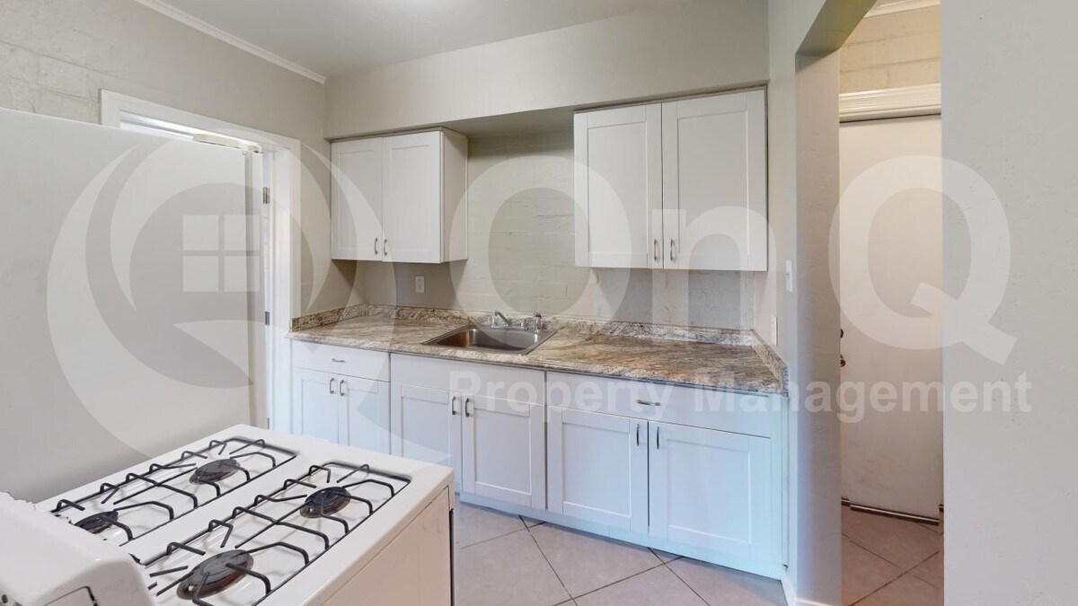 2404 E Cameron Vista in Tucson, AZ - Building Photo