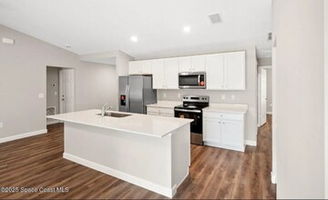 1011 Webster Rd SE in Palm Bay, FL - Building Photo - Building Photo