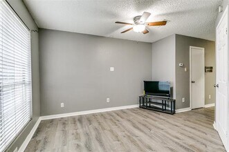 2400 Jupiter Rd in Plano, TX - Building Photo - Building Photo